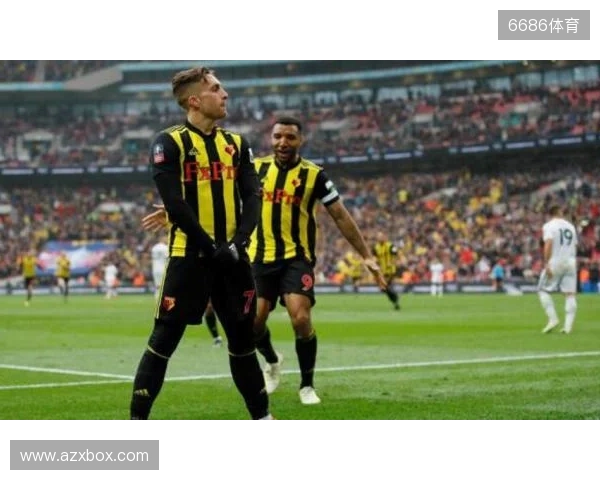 世体:巴萨不想让贝尔纳尔重蹈覆辙;球员团队冬窗会做评估